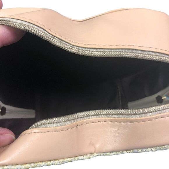 Straw Heart Cream Crossbody Shoulder Bag - Picture 13 of 15
